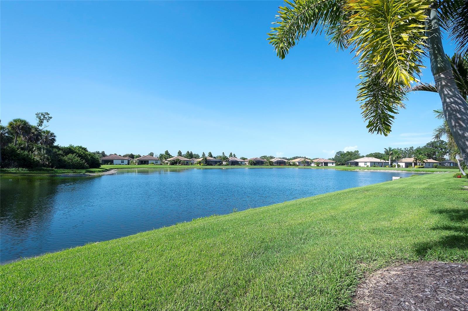 7130 QUIET CREEK DR, BRADENTON, FL — photo 37