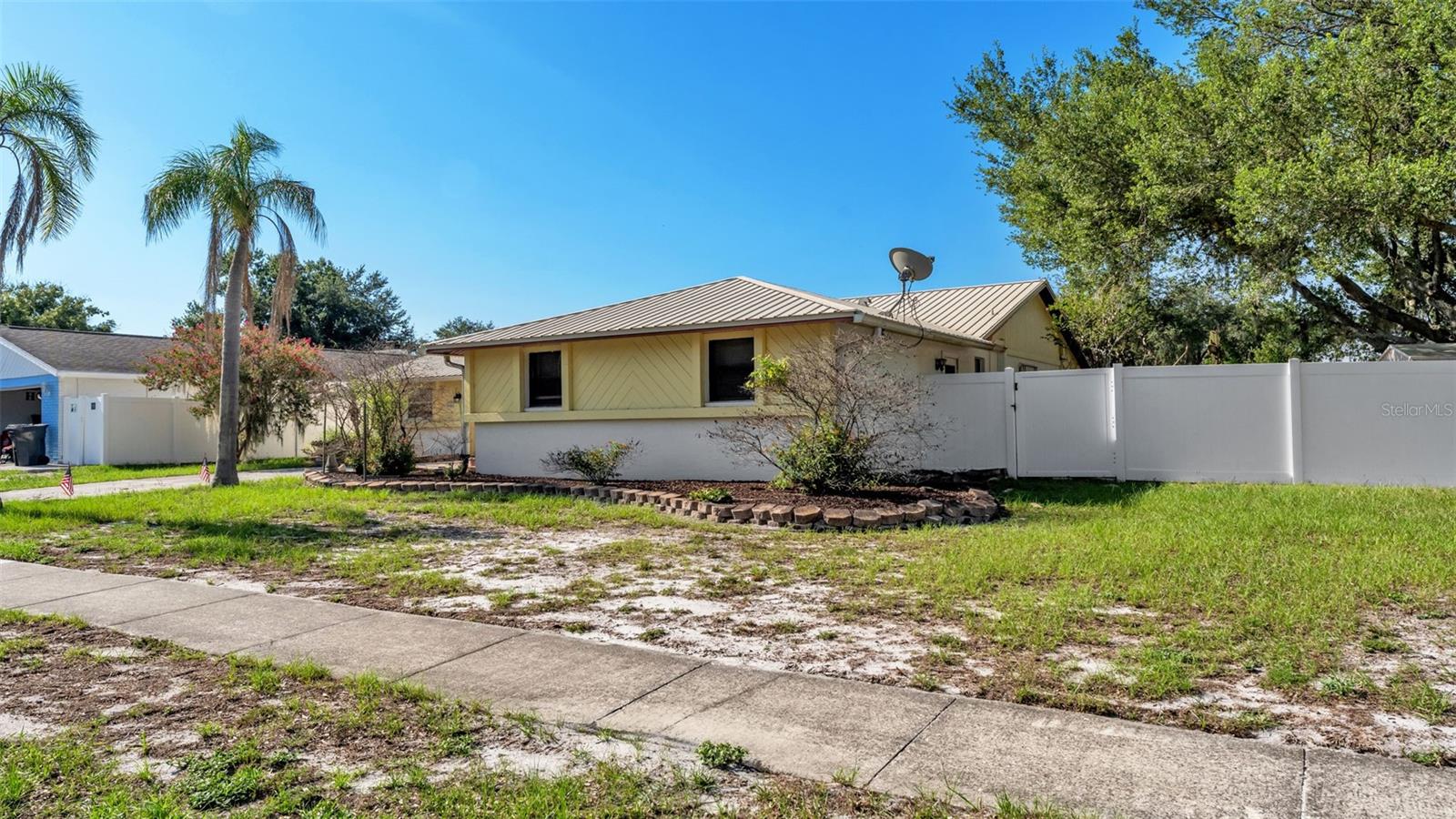601 FIELDSTONE DR, BRANDON, FL — photo 5