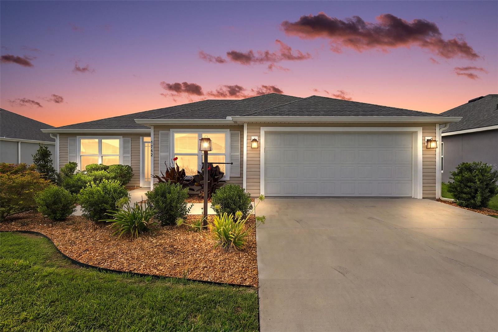 1742 JAMES GRAY ST, THE VILLAGES, FL