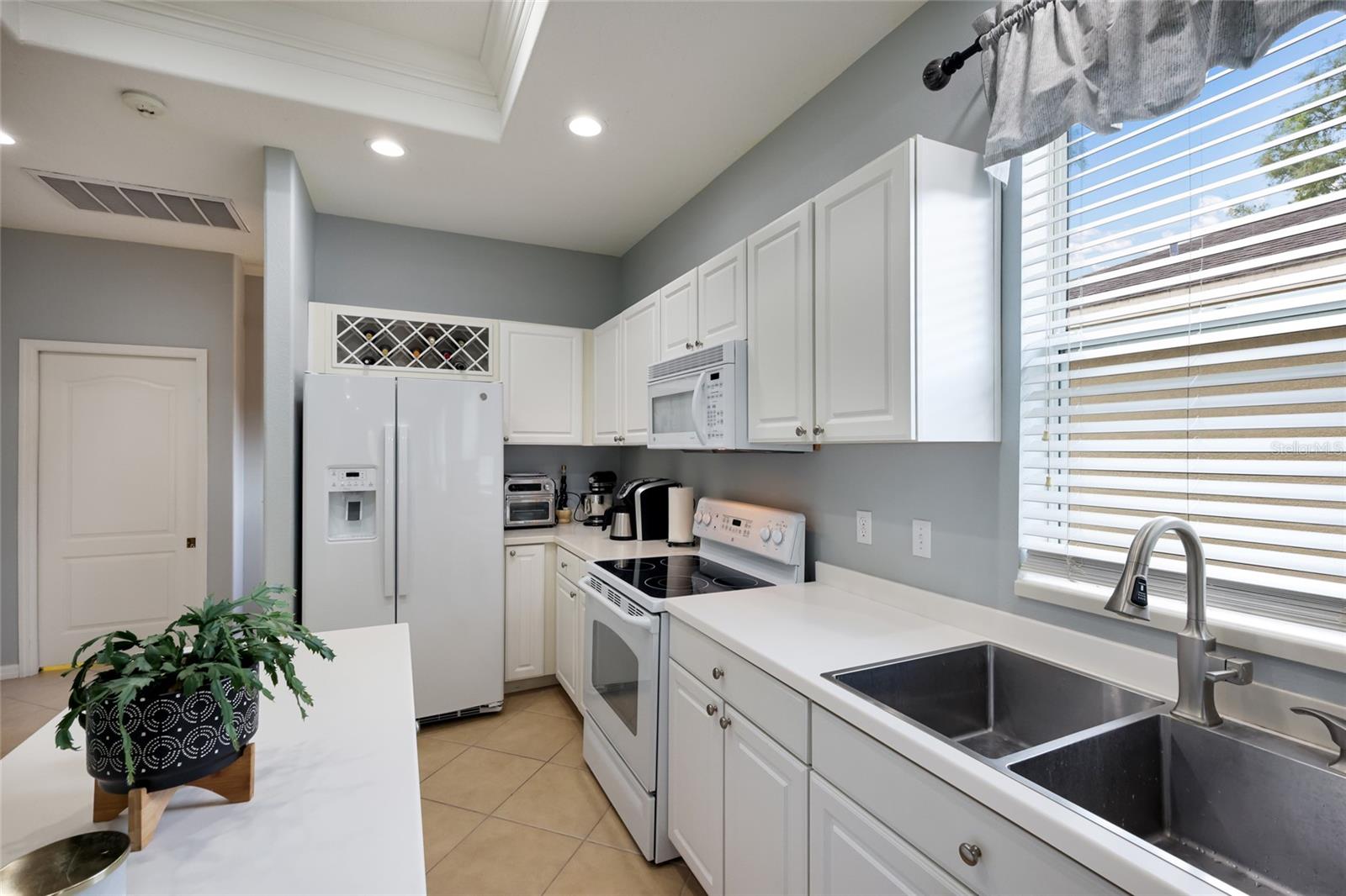 645 PINE ST, SAFETY HARBOR, FL — photo 8