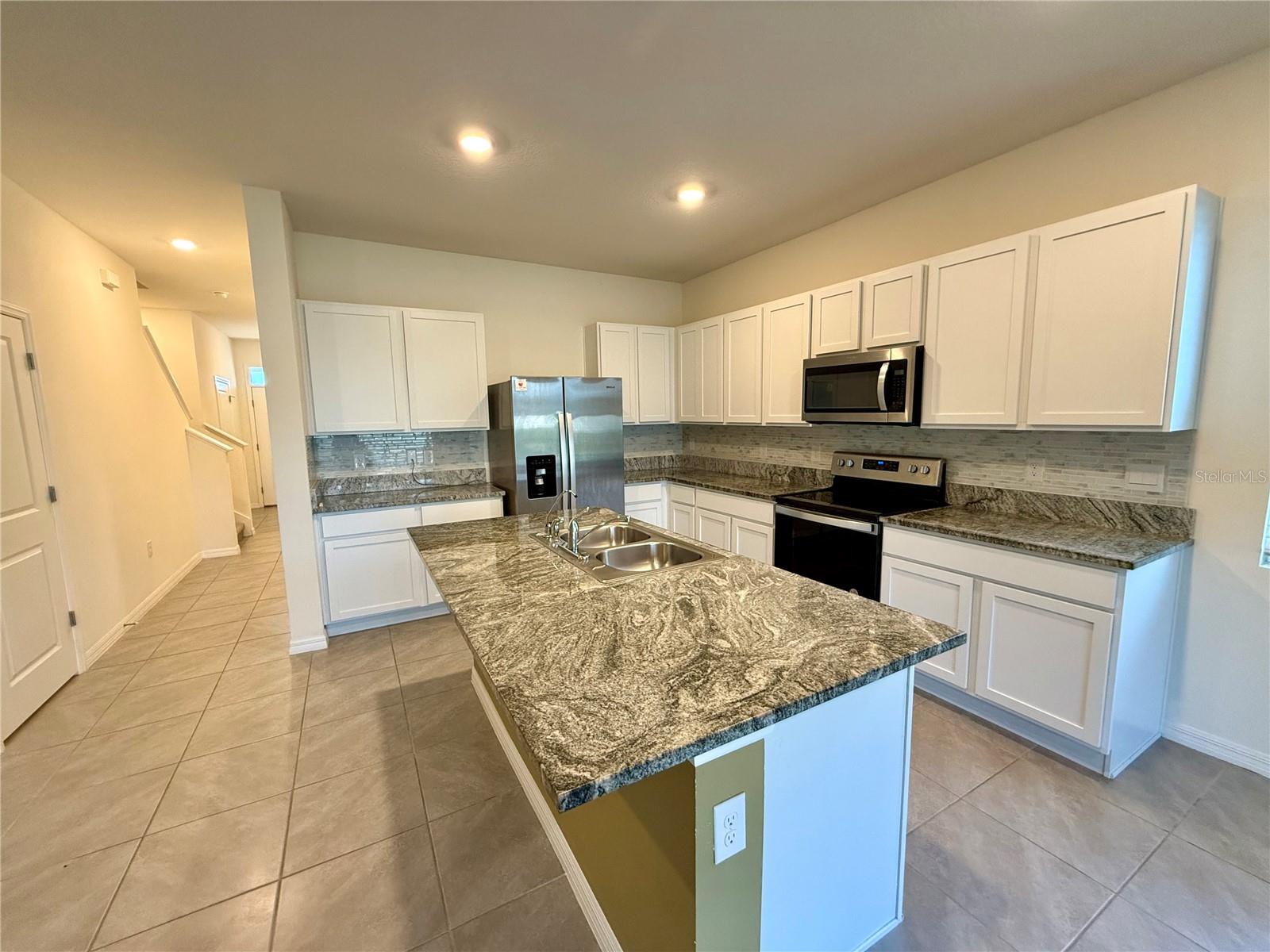 34309 SORREL MINT DR, WESLEY CHAPEL, FL — photo 7