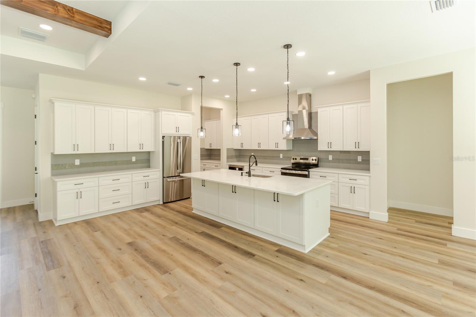 16098 MELLON RD, WEEKI WACHEE, FL — photo 19