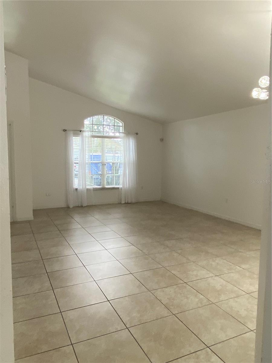 419 BUCKINGHAM CIR, DAVENPORT, FL — photo 2