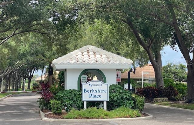 1275 BERKSHIRE CIR, VENICE, FL — photo 43