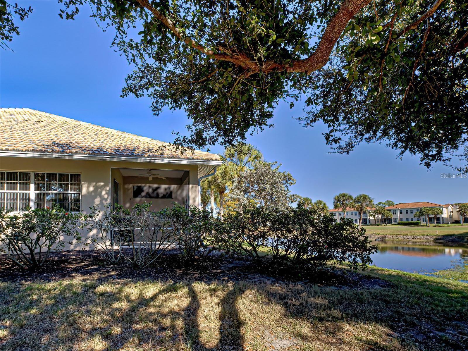 1275 BERKSHIRE CIR, VENICE, FL — photo 33