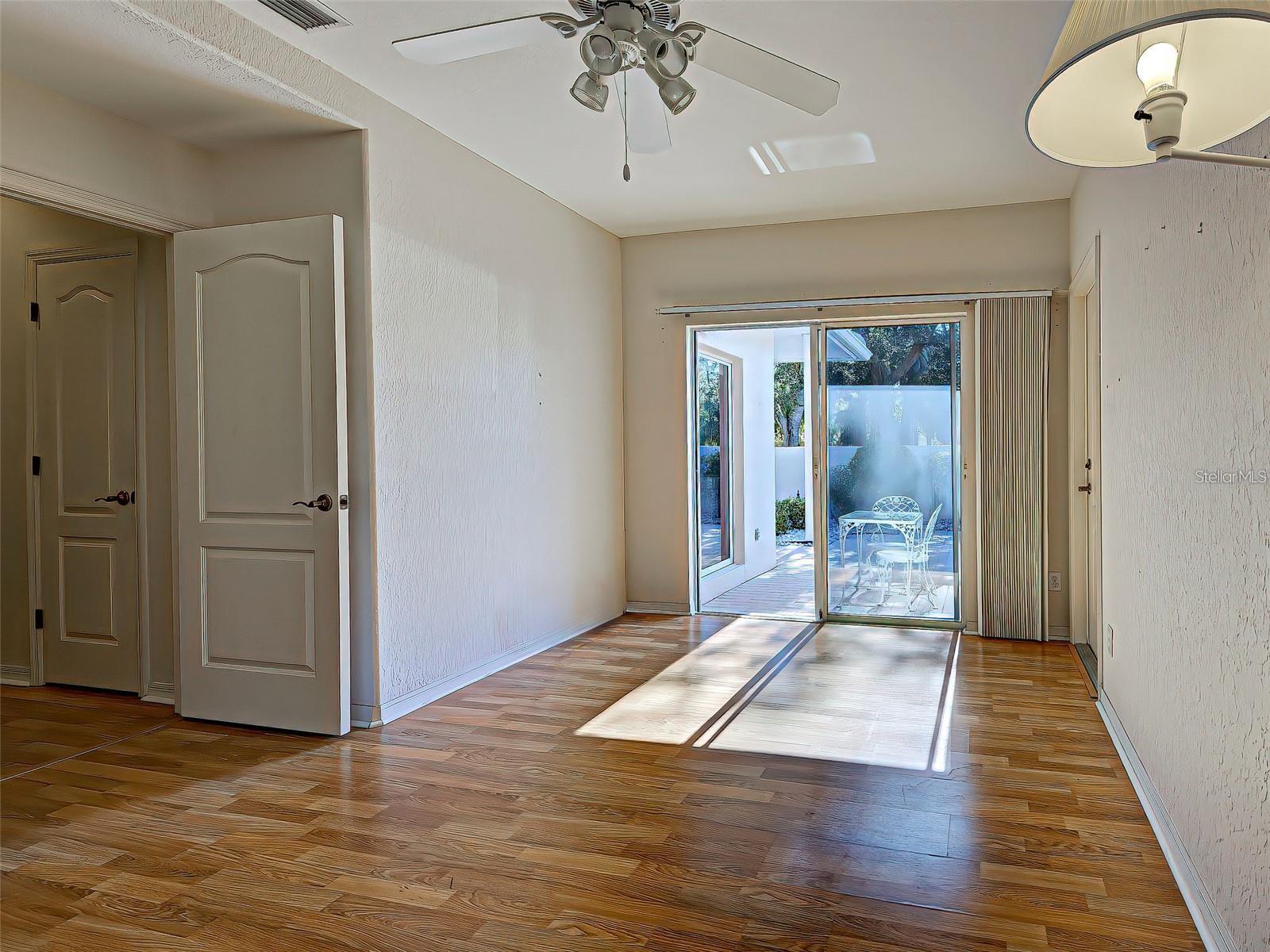 1275 BERKSHIRE CIR, VENICE, FL — photo 20