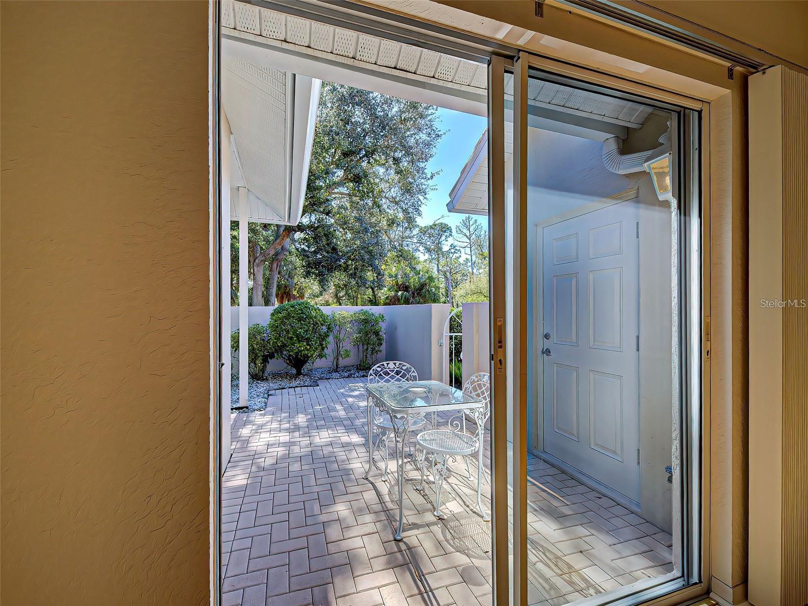1275 BERKSHIRE CIR, VENICE, FL — photo 21