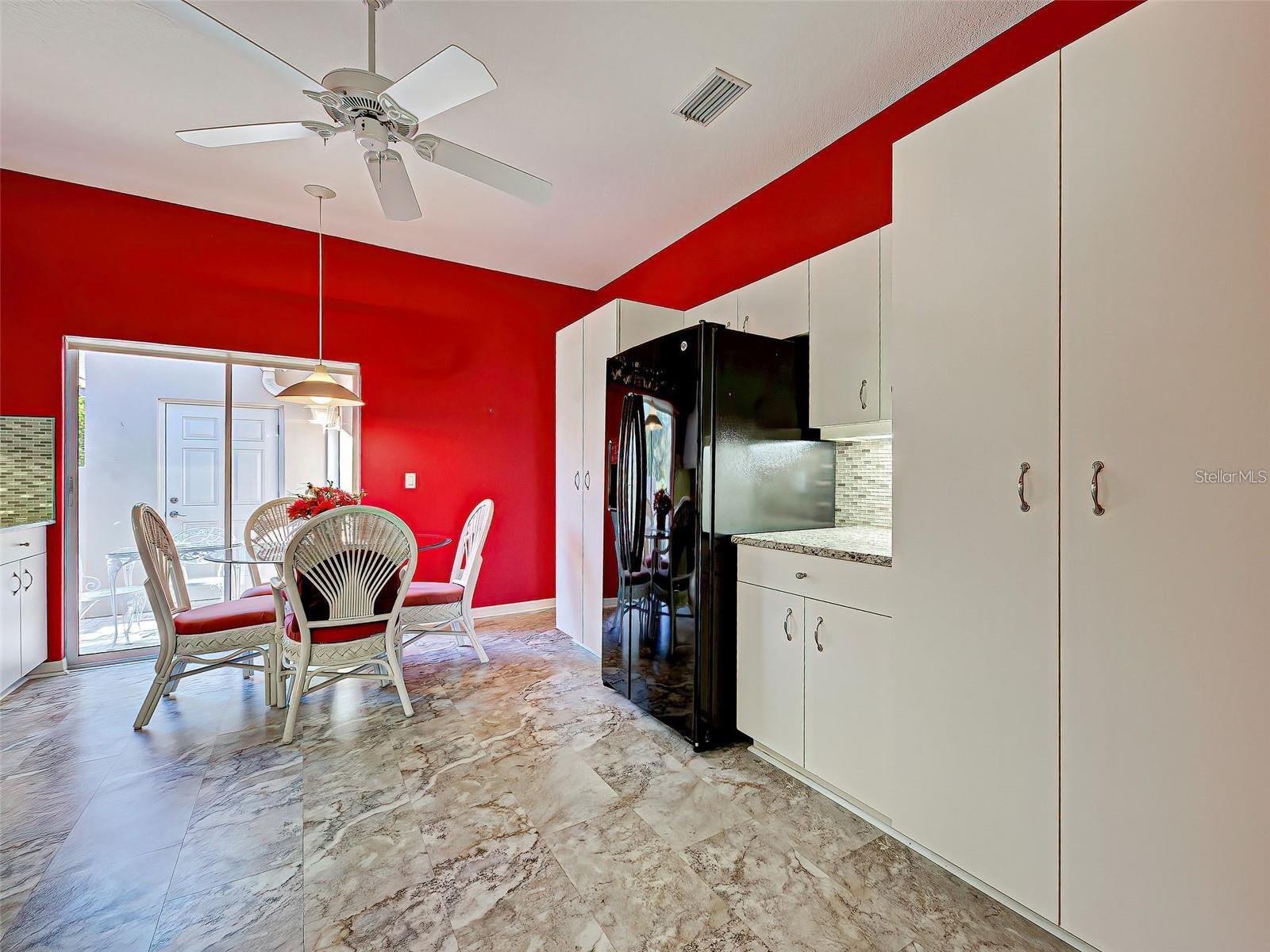 1275 BERKSHIRE CIR, VENICE, FL — photo 8