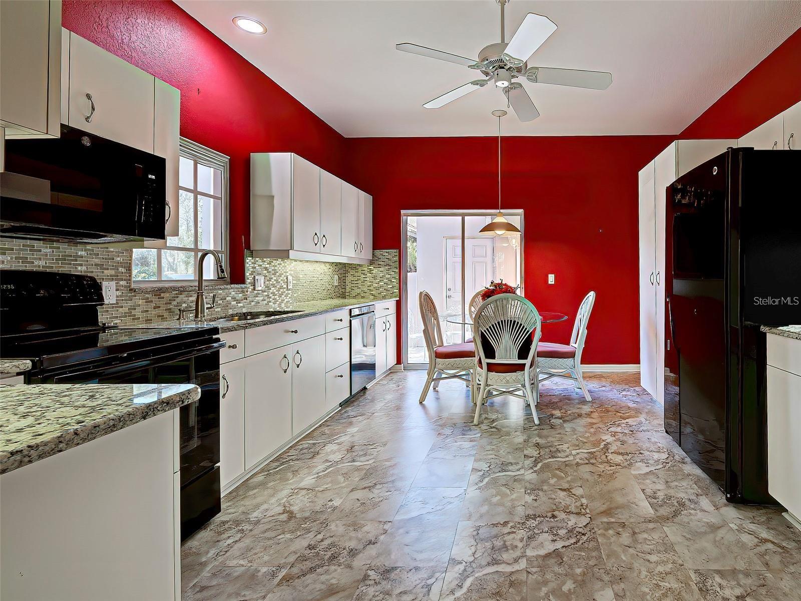 1275 BERKSHIRE CIR, VENICE, FL — photo 7