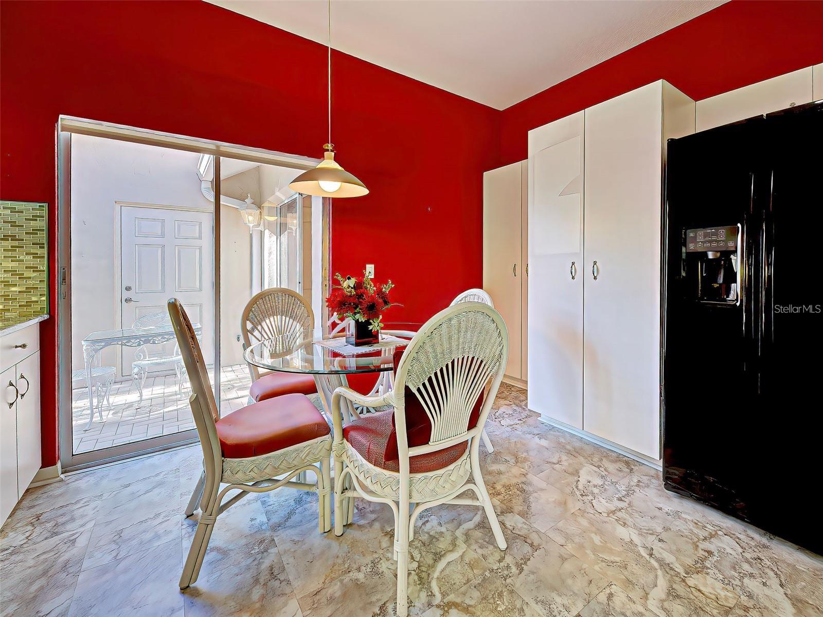 1275 BERKSHIRE CIR, VENICE, FL — photo 11