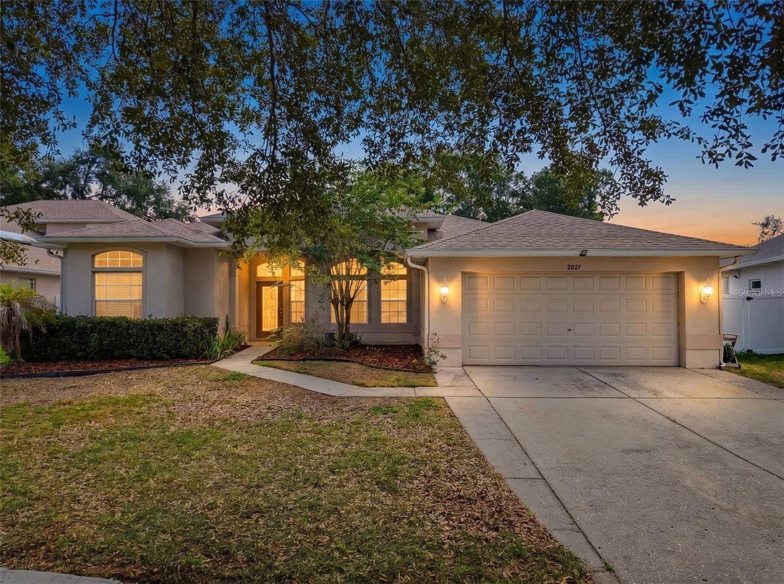 2021 RUTHERFORD DR, DOVER, FL