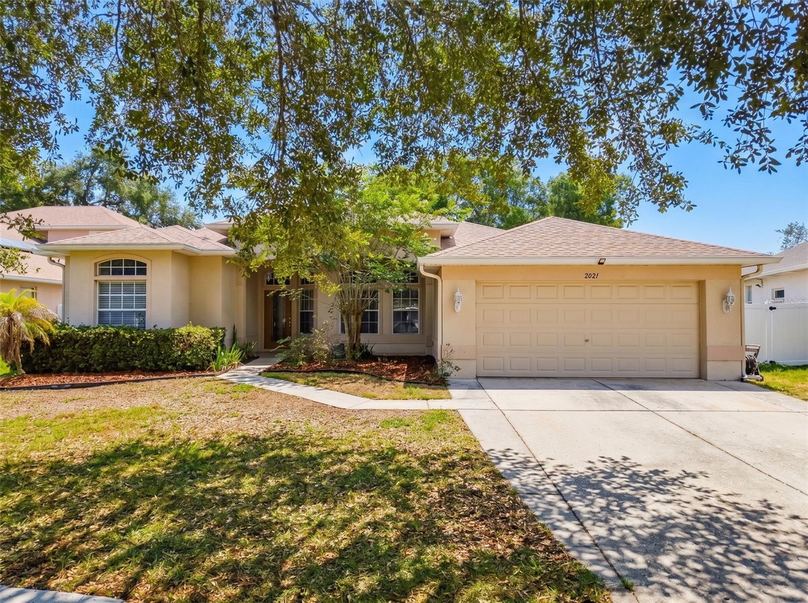 2021 RUTHERFORD DR, DOVER, FL — photo 2