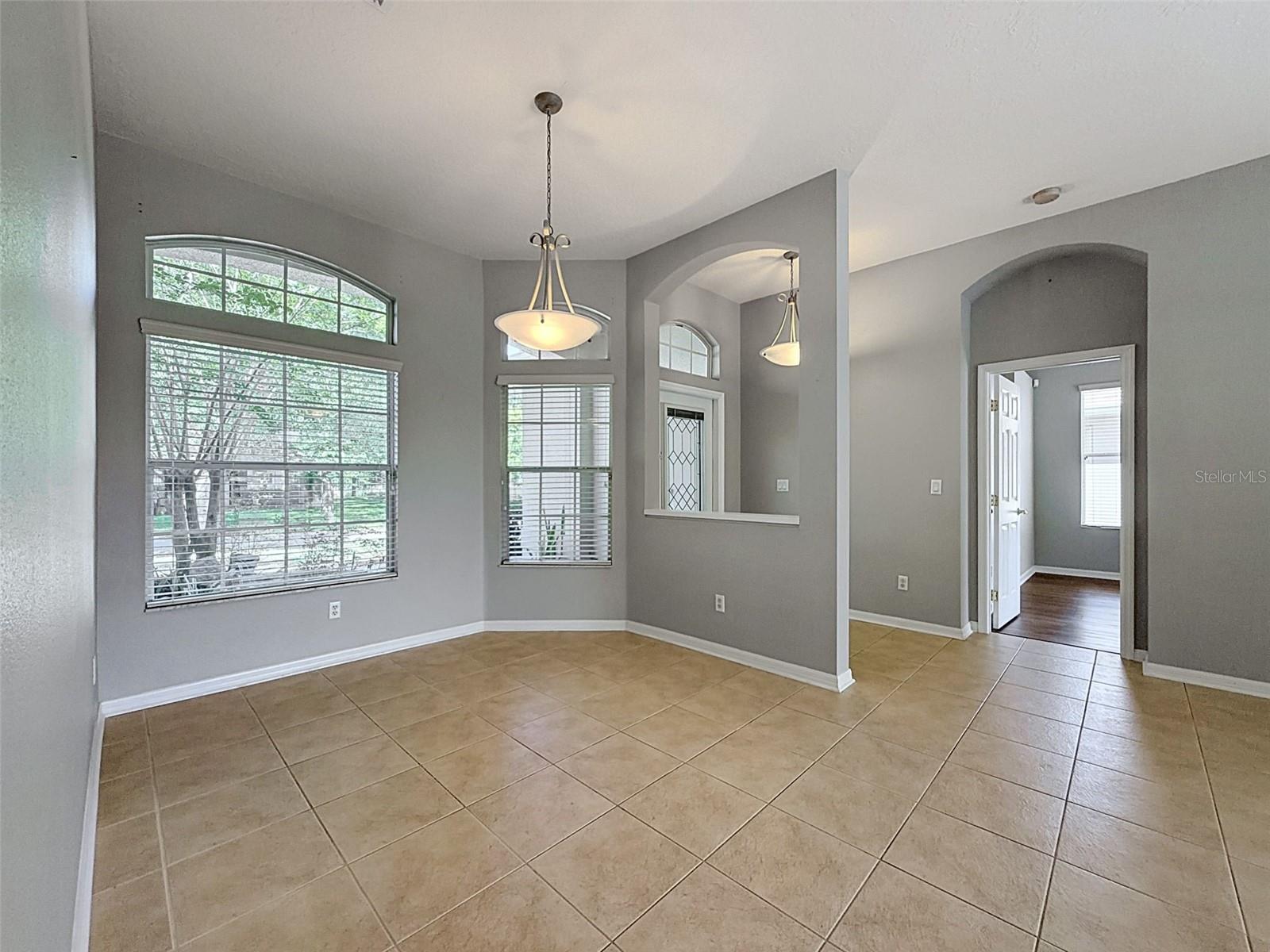 2021 RUTHERFORD DR, DOVER, FL — photo 8