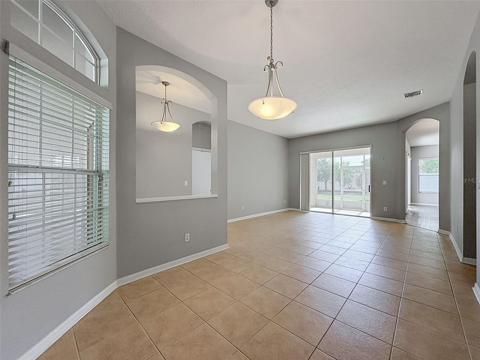 2021 RUTHERFORD DR, DOVER, FL — photo 9