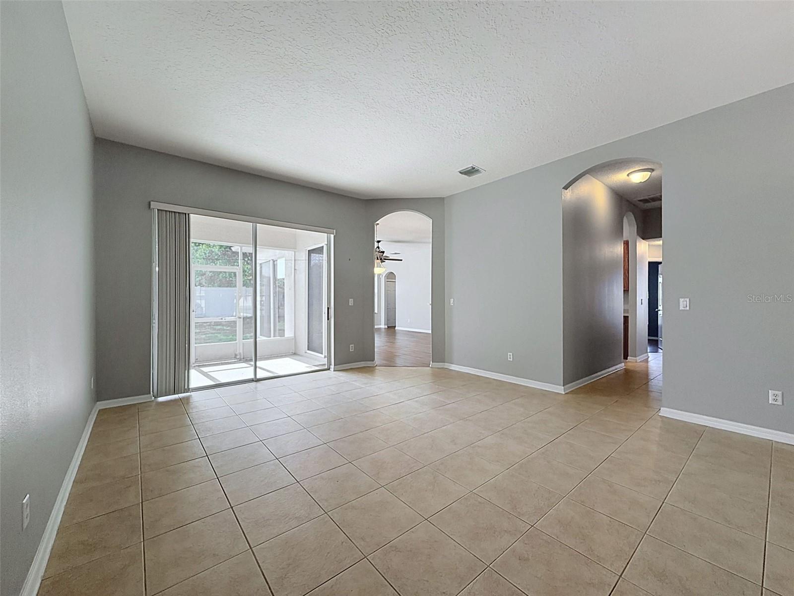 2021 RUTHERFORD DR, DOVER, FL — photo 10