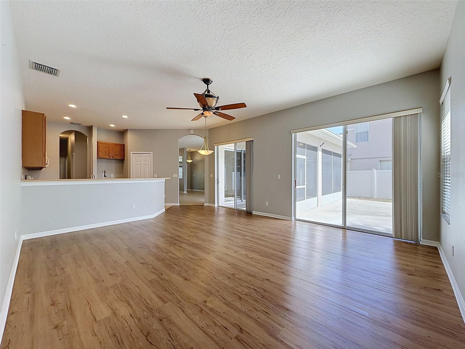 2021 RUTHERFORD DR, DOVER, FL — photo 19