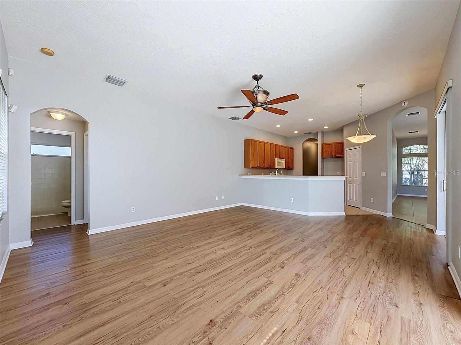 2021 RUTHERFORD DR, DOVER, FL — photo 21
