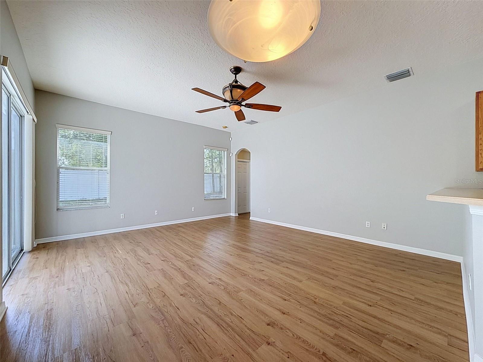 2021 RUTHERFORD DR, DOVER, FL — photo 22