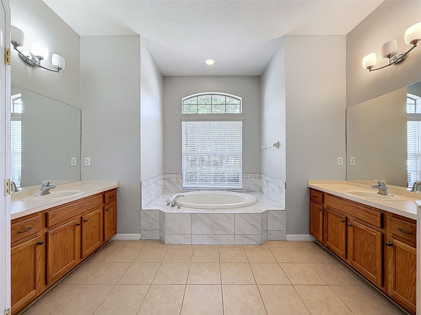 2021 RUTHERFORD DR, DOVER, FL — photo 27