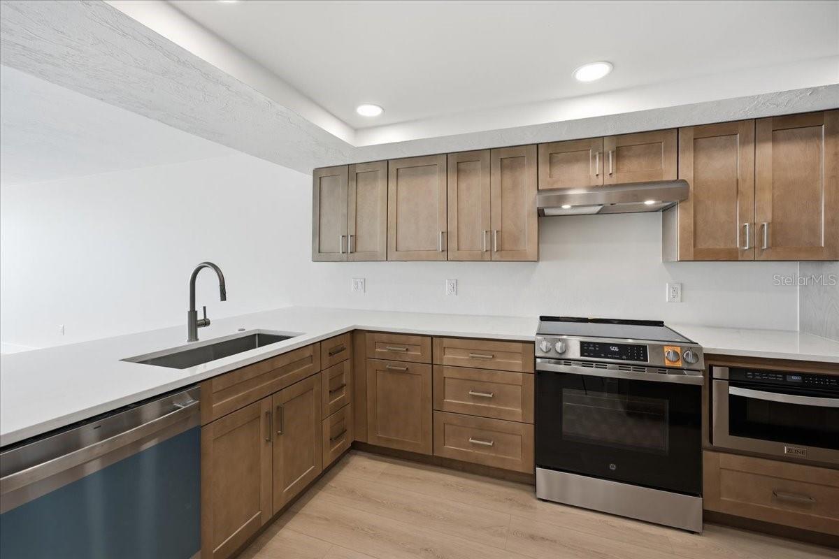888 BLVD OF THE ARTS #707, SARASOTA, FL — photo 8