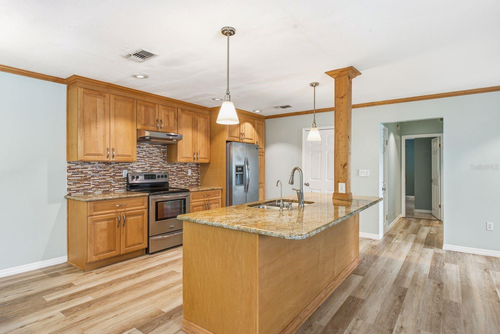 511 MISTLETOE CT #C, SAFETY HARBOR, FL — photo 2