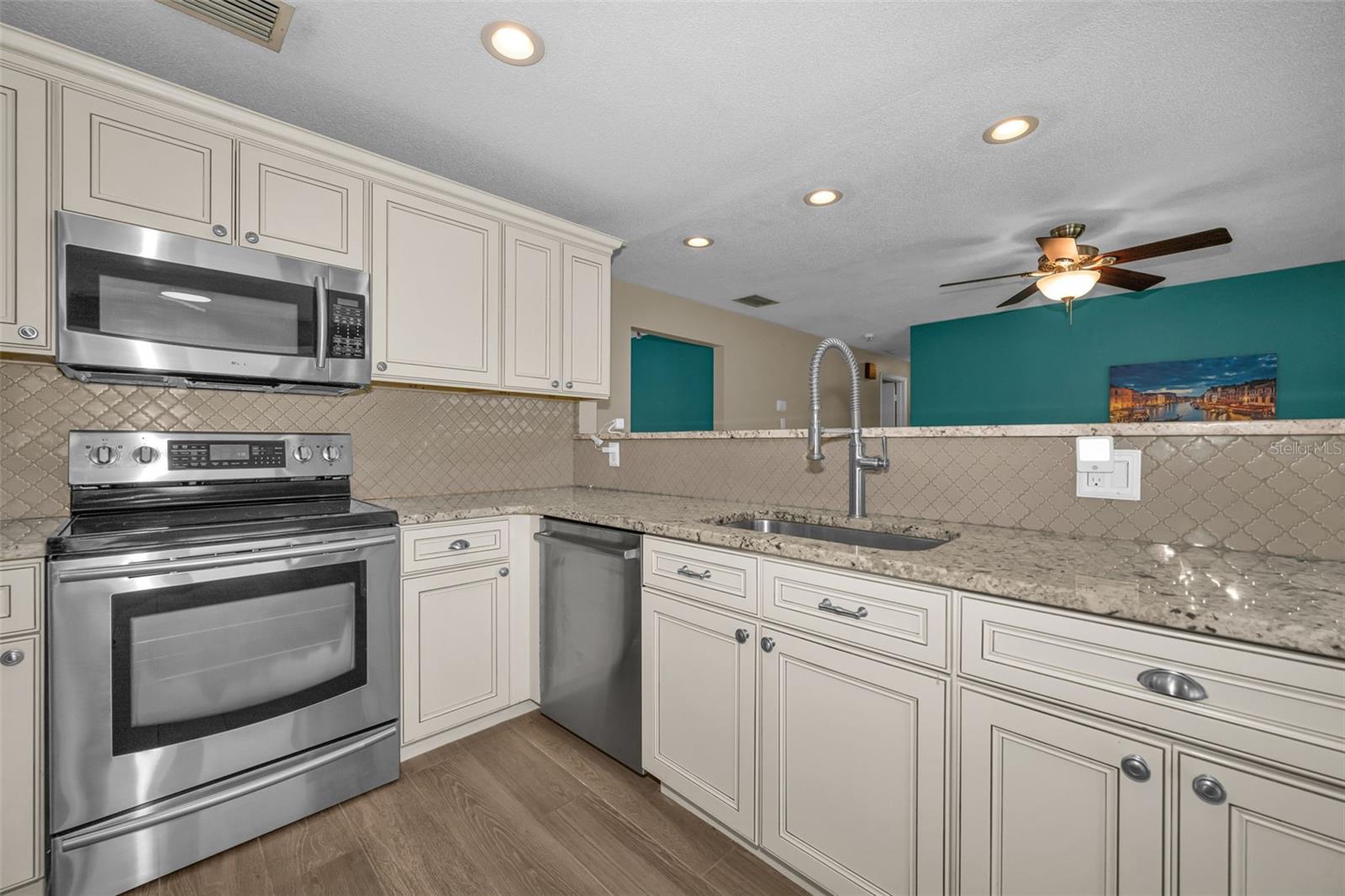 1541 PLEASANT GROVE DR, DUNEDIN, FL — photo 15