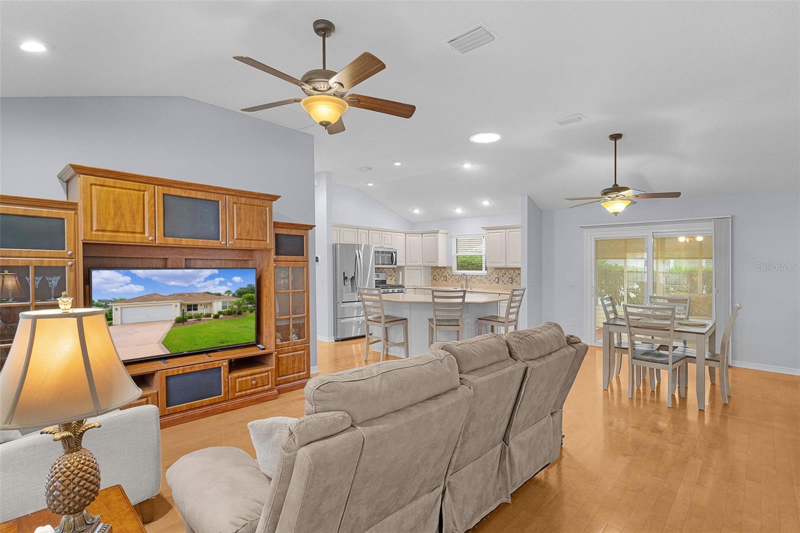 649 RAVENEL CT, THE VILLAGES, FL — photo 8