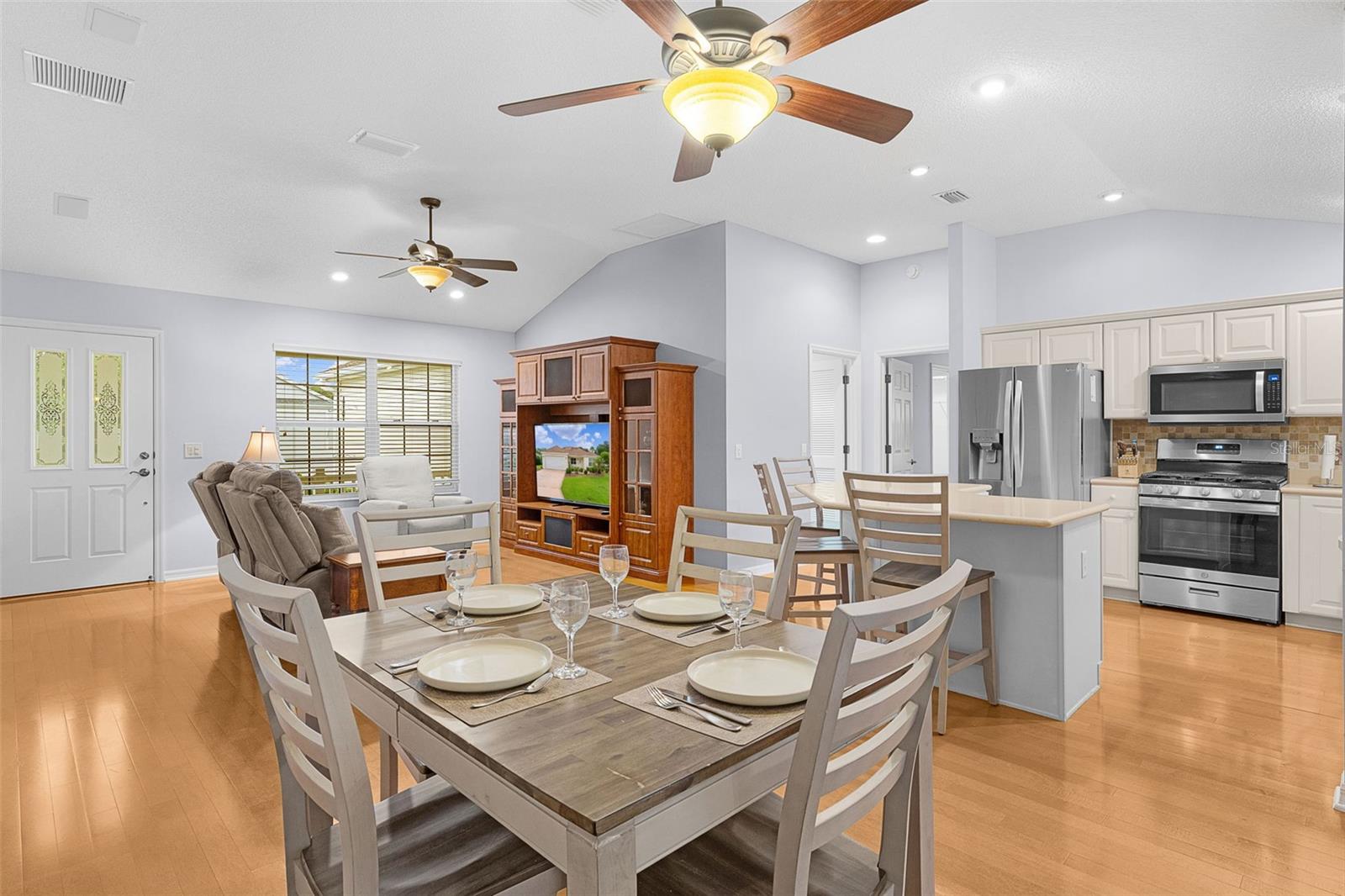 649 RAVENEL CT, THE VILLAGES, FL — photo 14