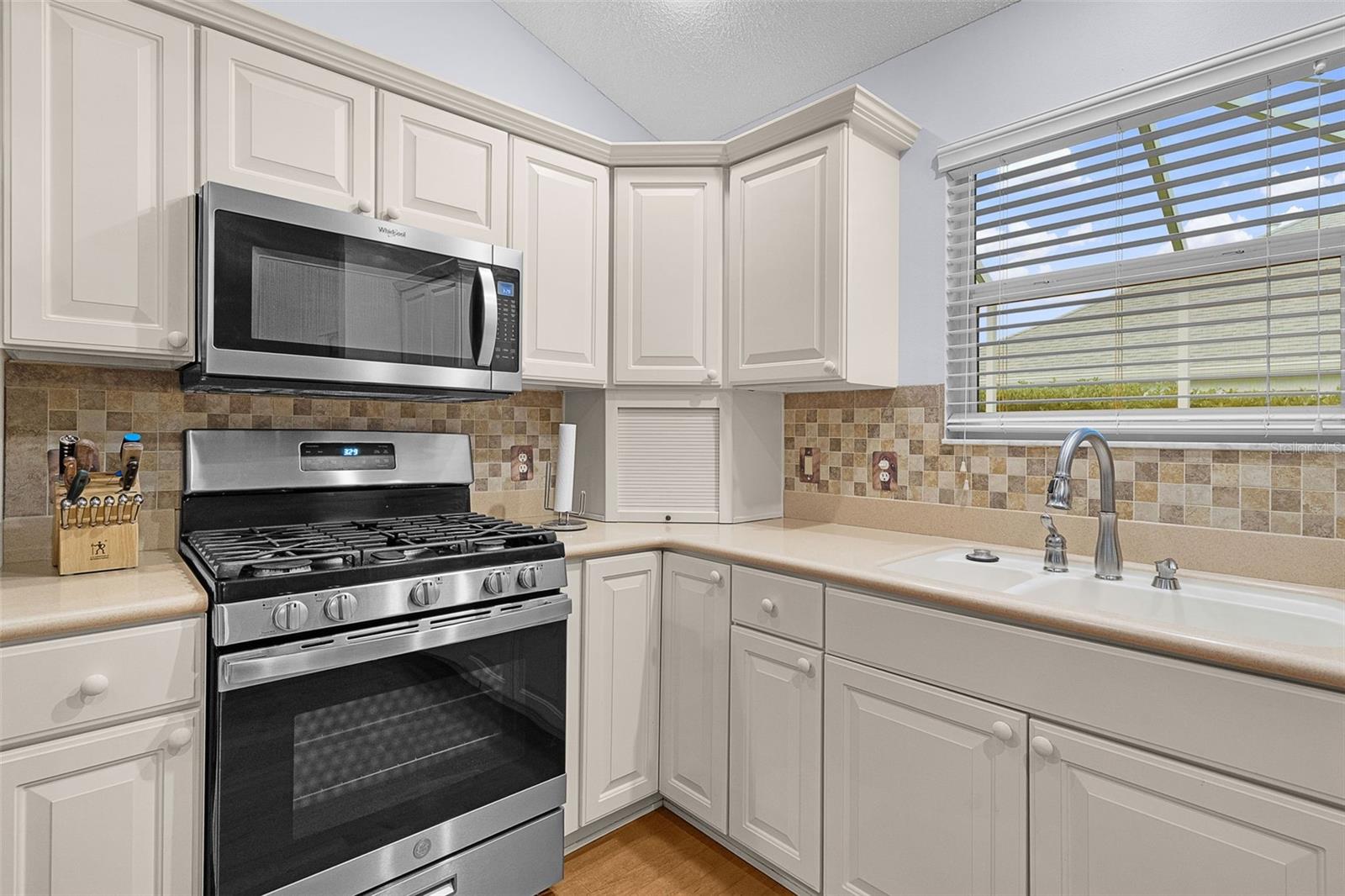 649 RAVENEL CT, THE VILLAGES, FL — photo 18
