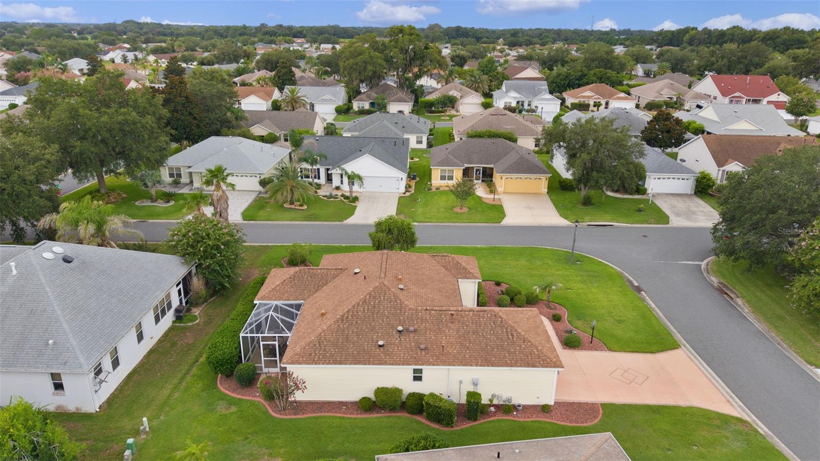 649 RAVENEL CT, THE VILLAGES, FL — photo 44