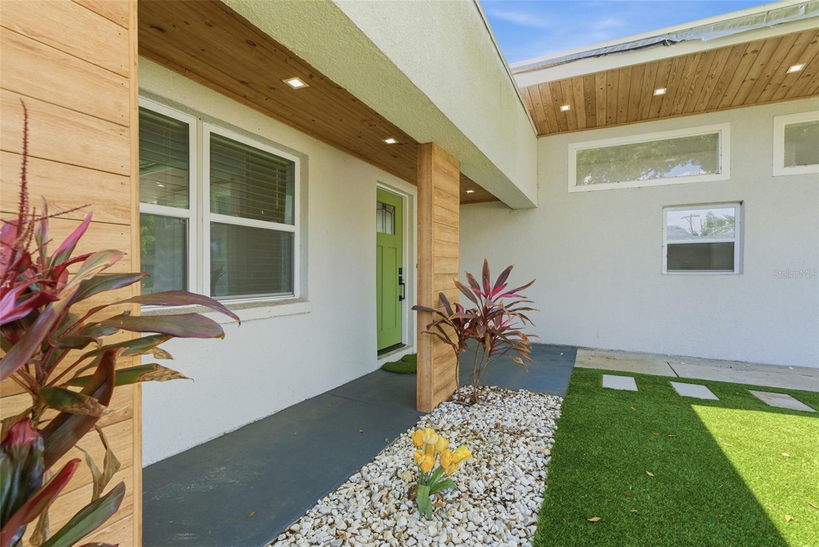 3916 IOWA AVE W, TAMPA, FL — photo 3