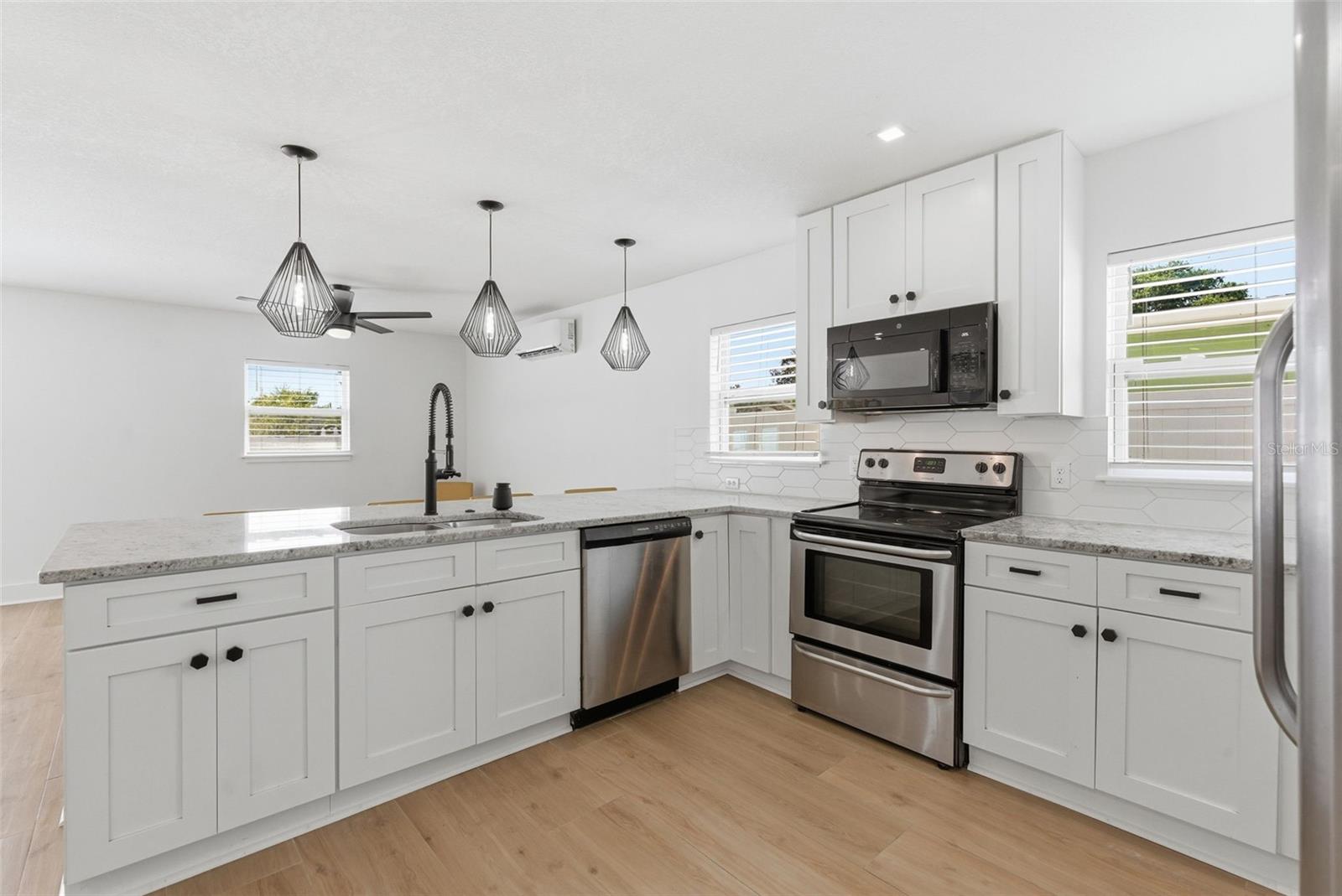 3916 IOWA AVE W, TAMPA, FL — photo 5