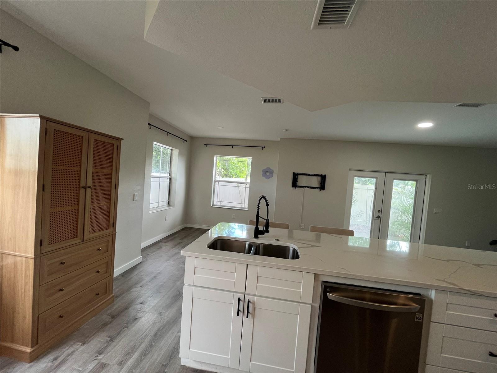 4326 TYLER CIR N, ST PETERSBURG, FL — photo 10