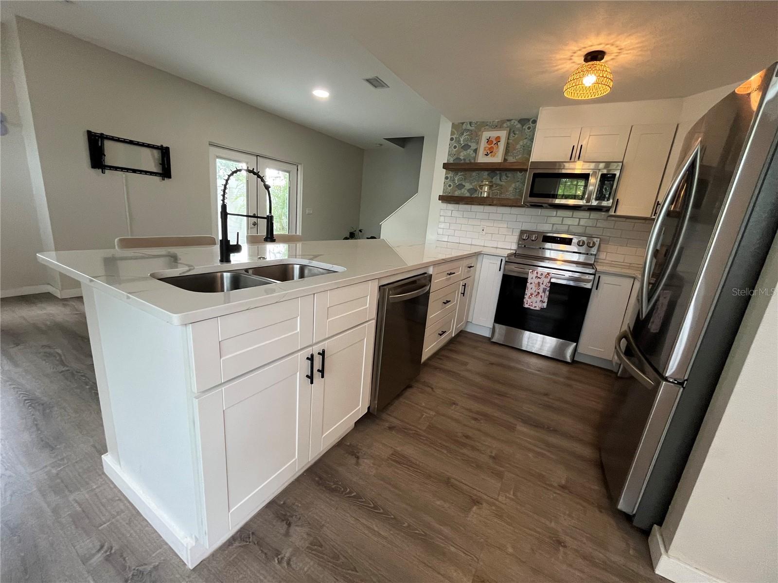 4326 TYLER CIR N, ST PETERSBURG, FL — photo 25