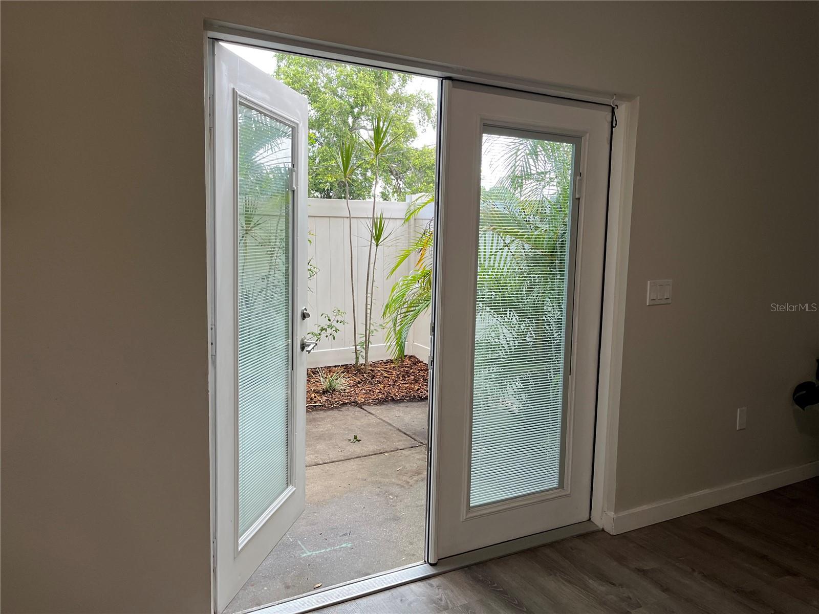 4326 TYLER CIR N, ST PETERSBURG, FL — photo 32