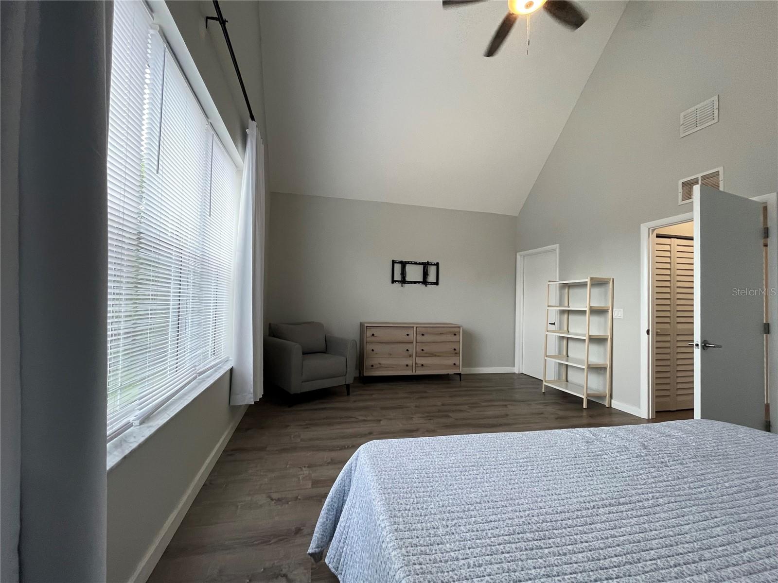 4326 TYLER CIR N, ST PETERSBURG, FL — photo 57