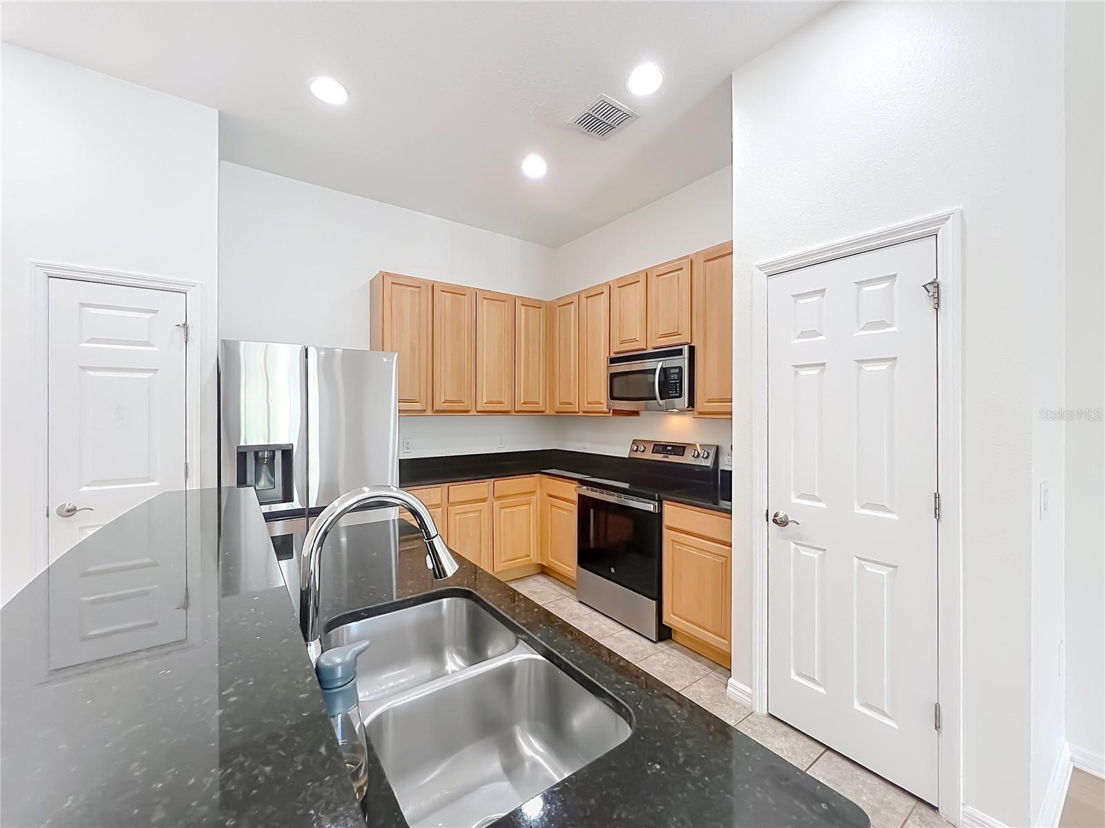 3716 AVALON PARK EAST BLVD, ORLANDO, FL — photo 16