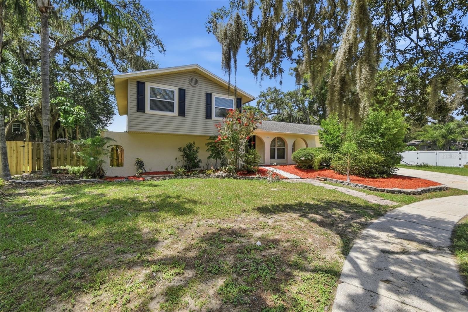 1200 LAKE VALRICO LN, VALRICO, FL — photo 4