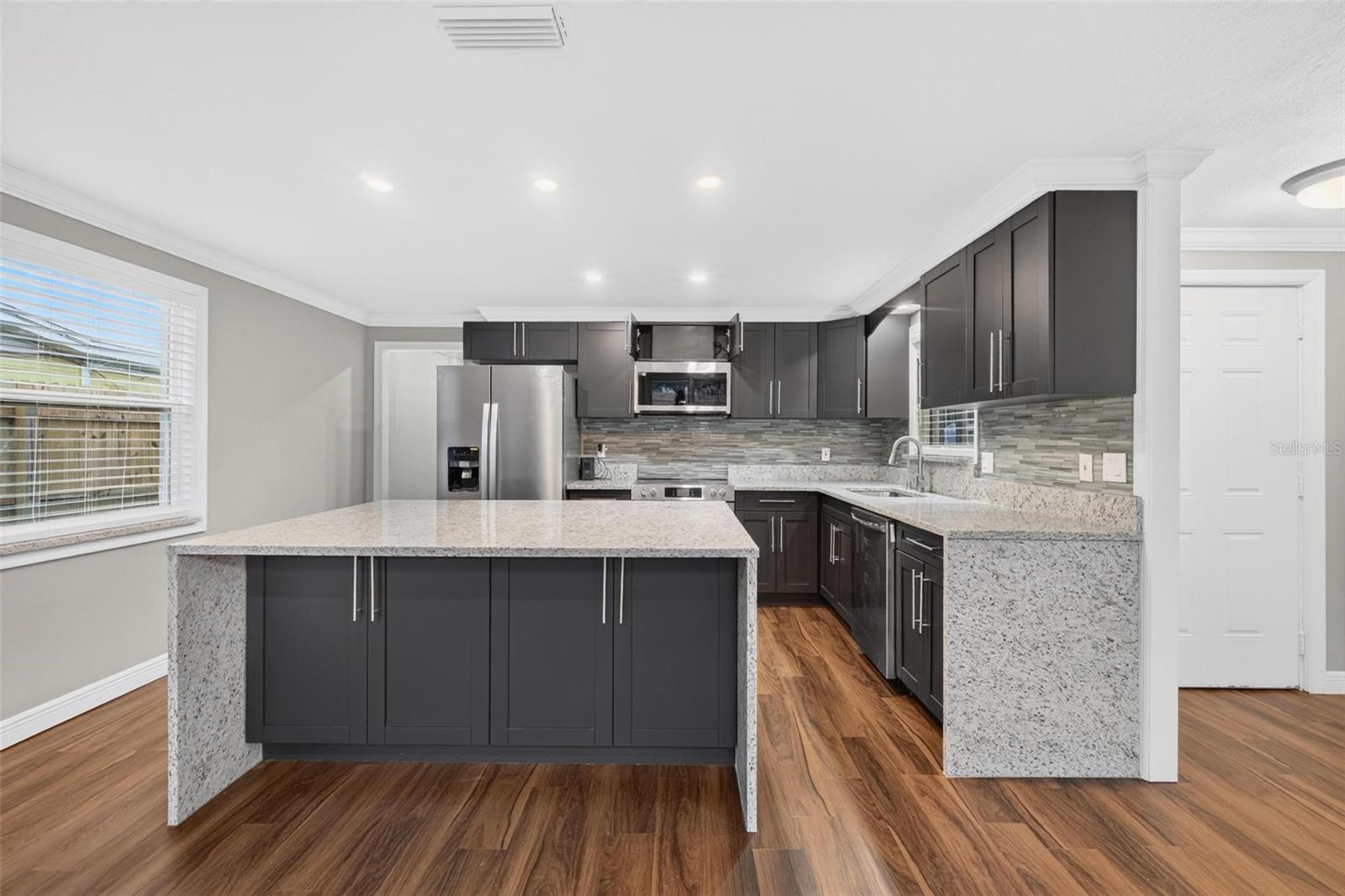 8700 58TH LN N, PINELLAS PARK, FL — photo 3