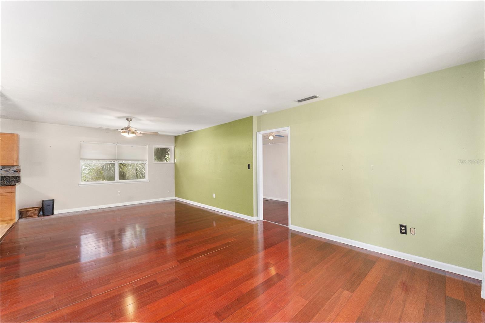 1038 NE 14TH AVE, GAINESVILLE, FL — photo 3