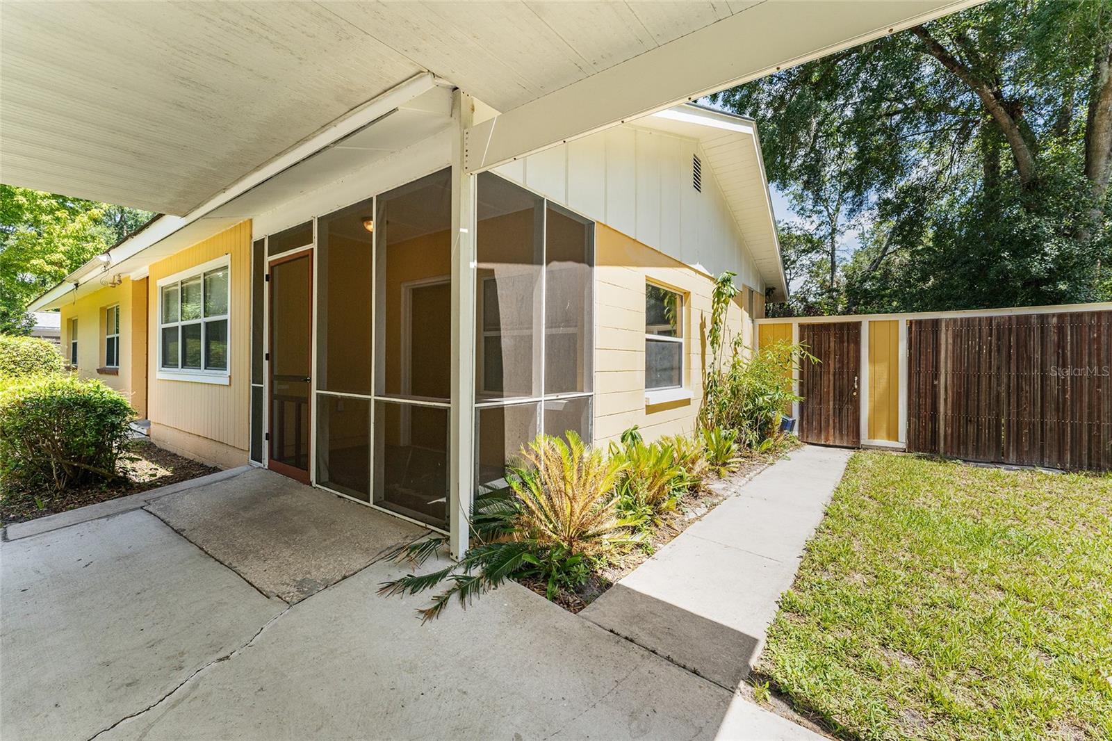 1038 NE 14TH AVE, GAINESVILLE, FL — photo 12