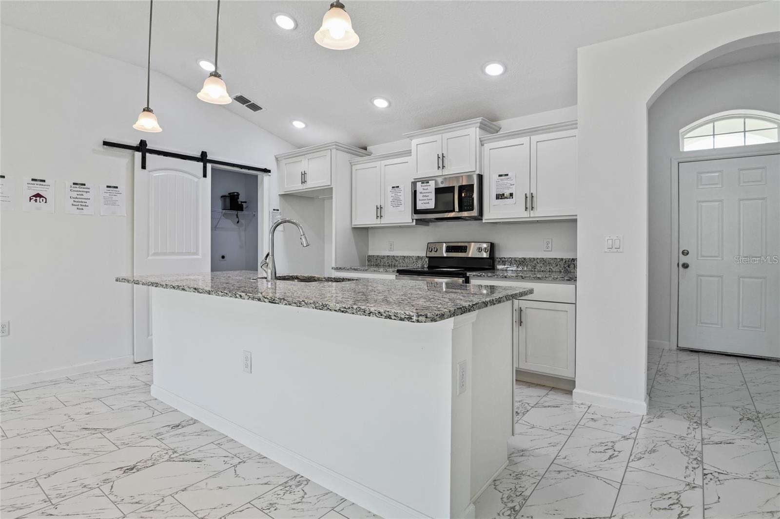 562 MARICOPA DR, KISSIMMEE, FL — photo 3