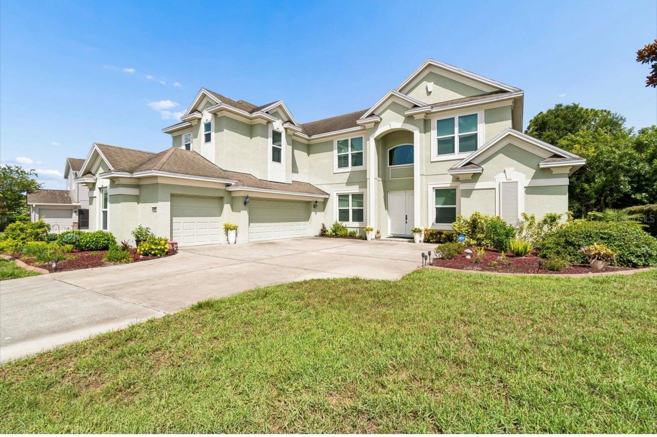 13800 CREST LAKE DR, HUDSON, FL