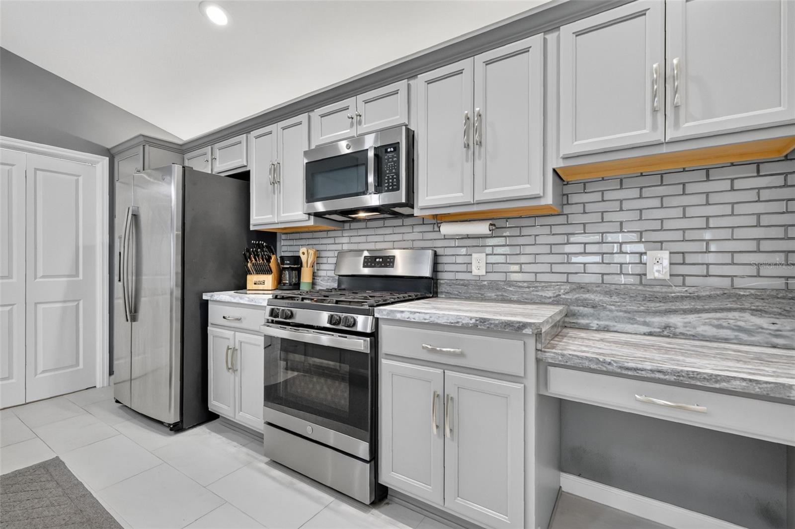 6033 TOMPKINS ST, THE VILLAGES, FL — photo 9