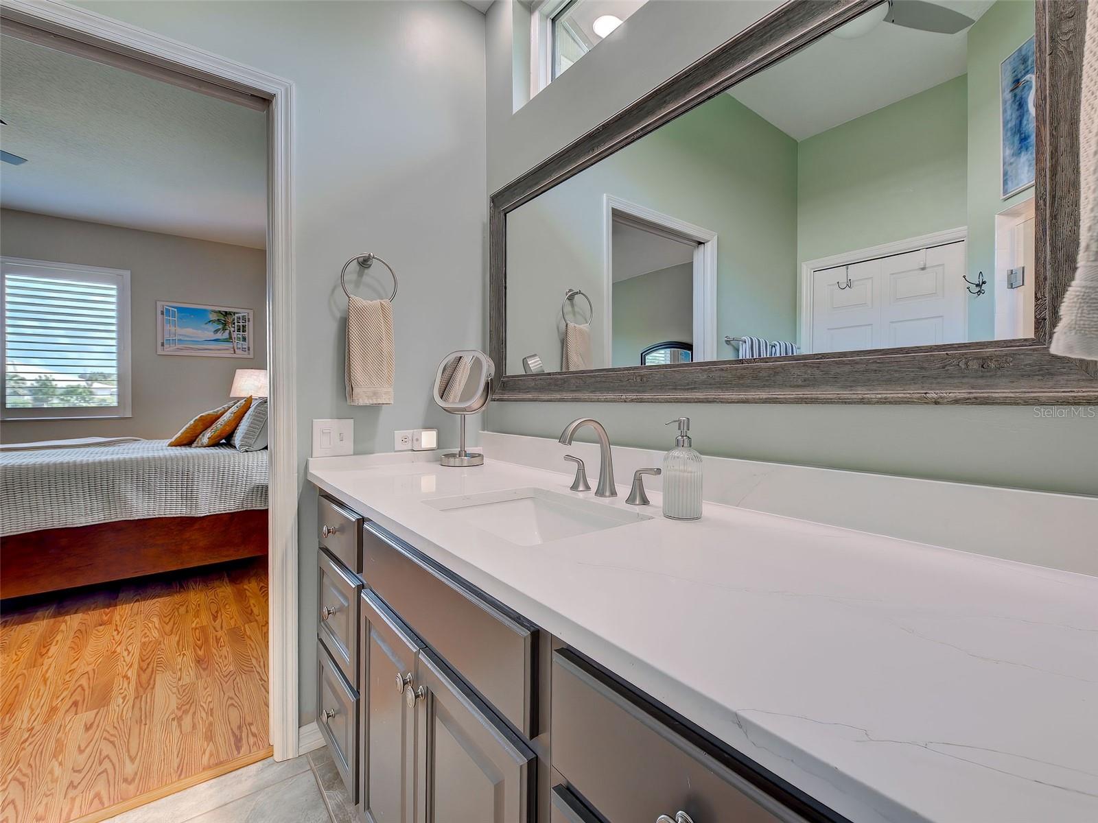5011 SEAGRASS DR, VENICE, FL — photo 44