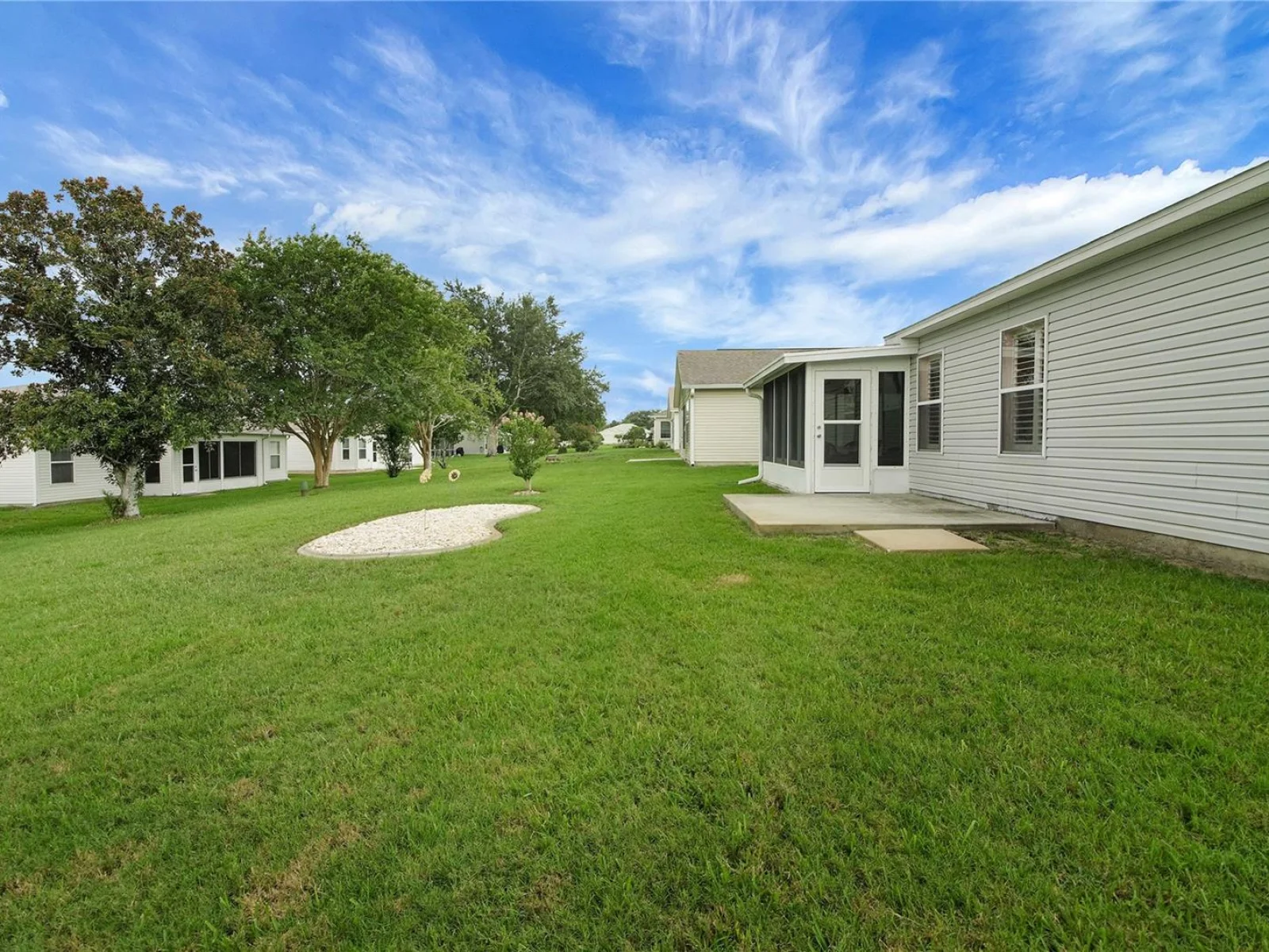 909 EAGLES LNDG, LEESBURG, FL — photo 35
