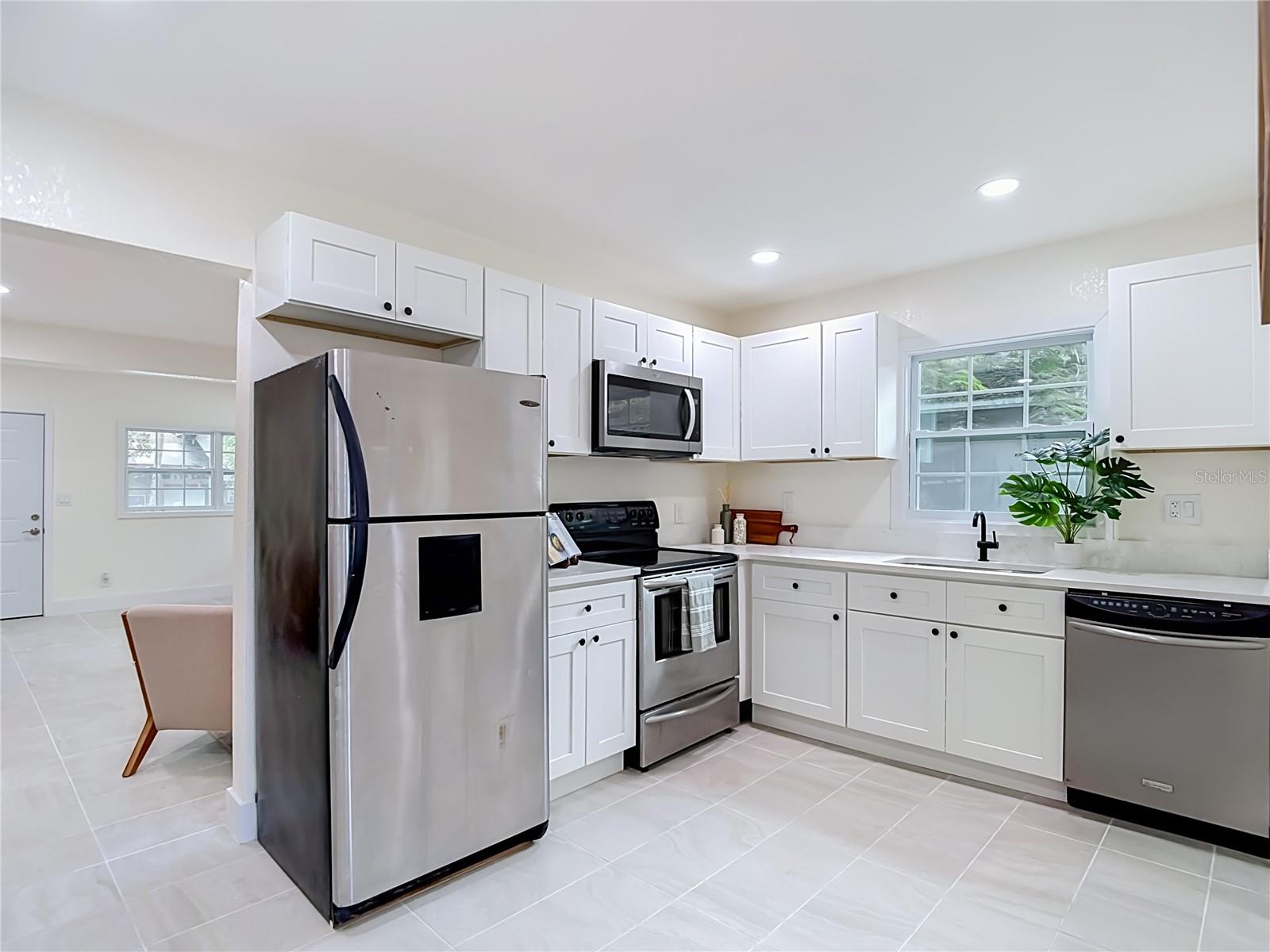 8010 N 13TH ST, TAMPA, FL — photo 12