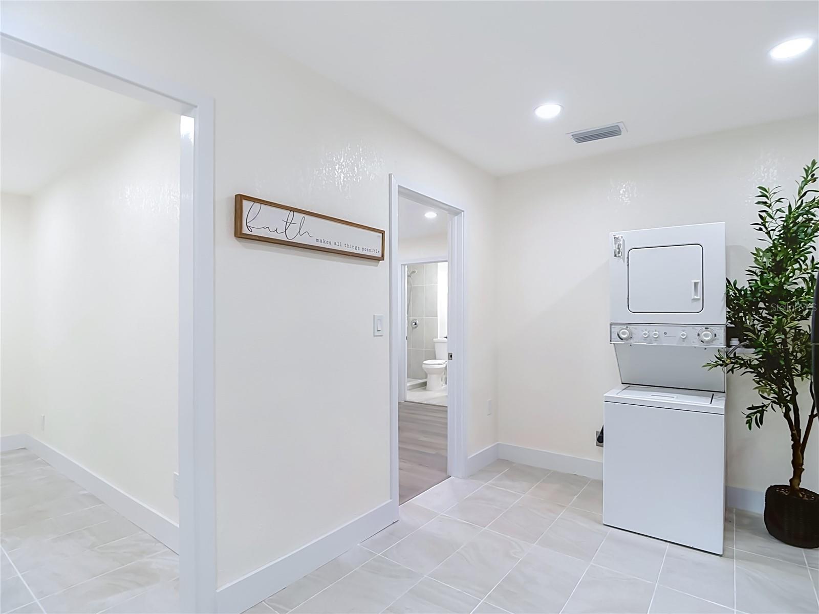 8010 N 13TH ST, TAMPA, FL — photo 15