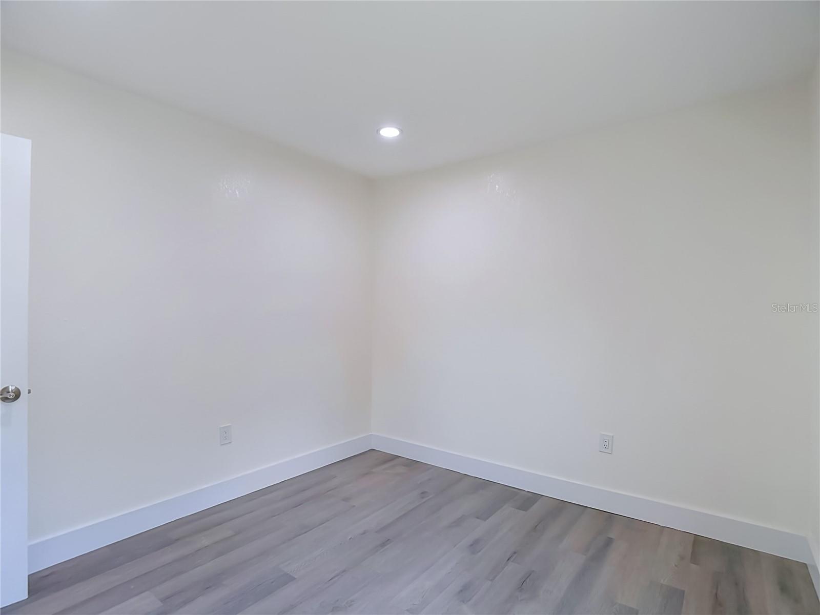8010 N 13TH ST, TAMPA, FL — photo 25