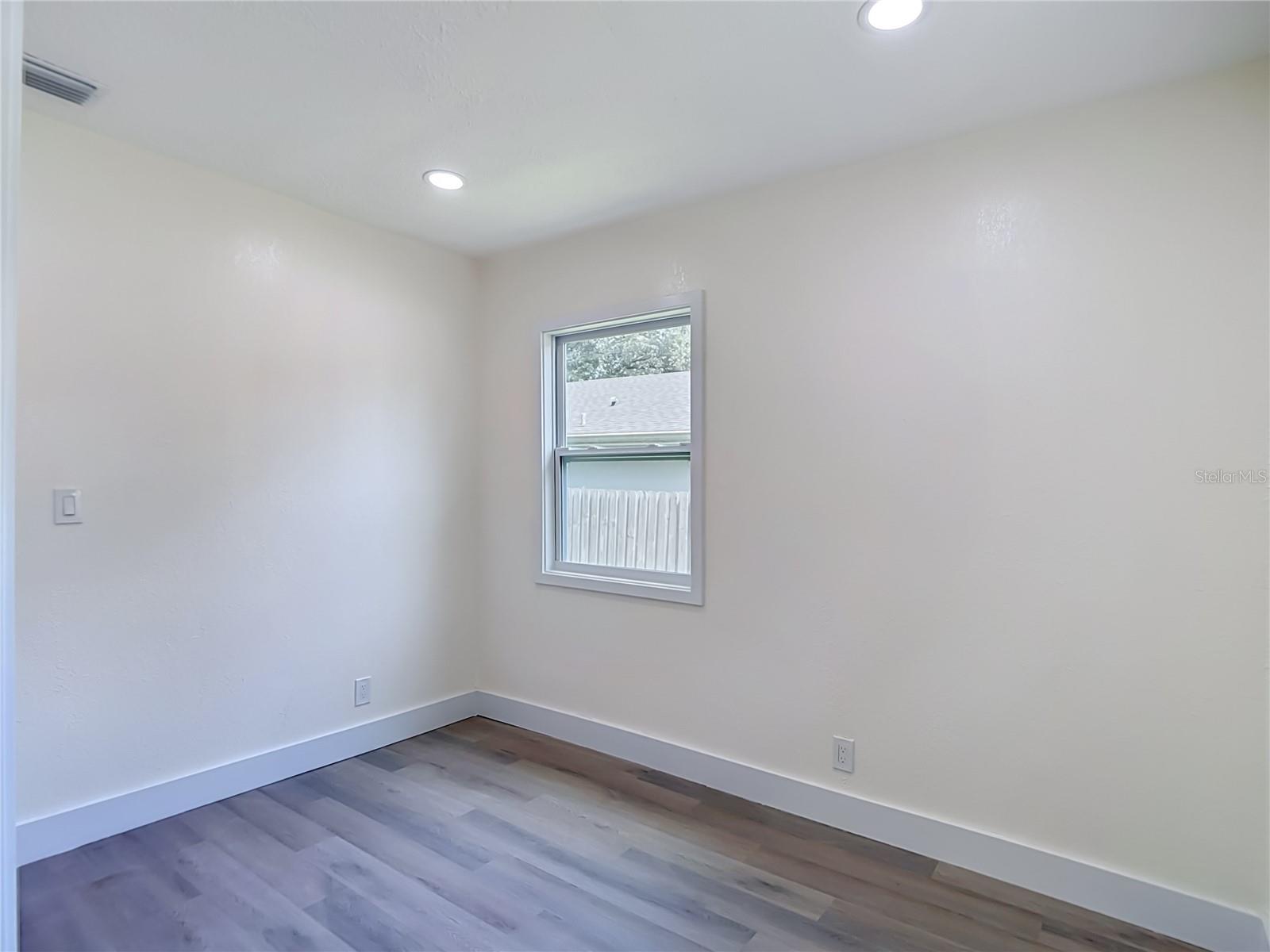 8010 N 13TH ST, TAMPA, FL — photo 28